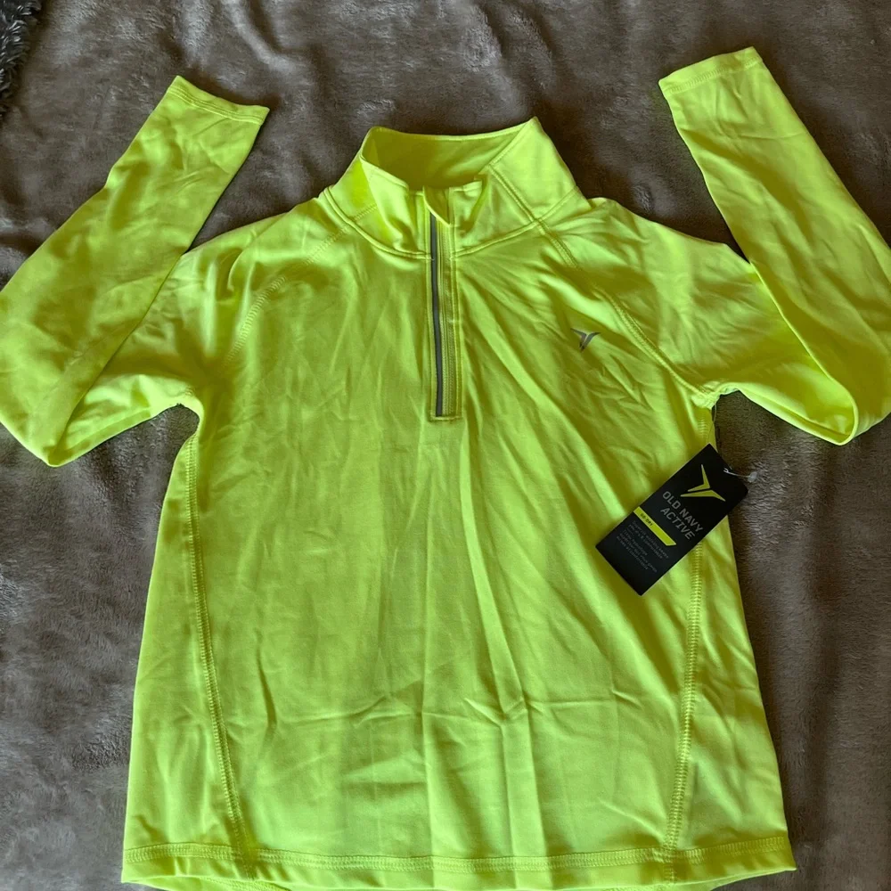 NWT Old Navy Active Go-Dry Regular/Standard 6-7 S/P Light weight Fabric Green